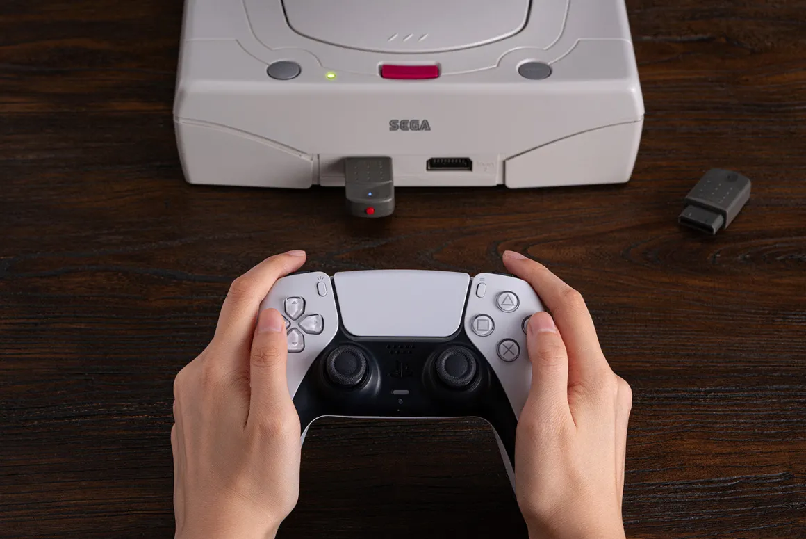 Adaptateur Bluetooth Sega Saturn & Windows^8Bitdo Discount