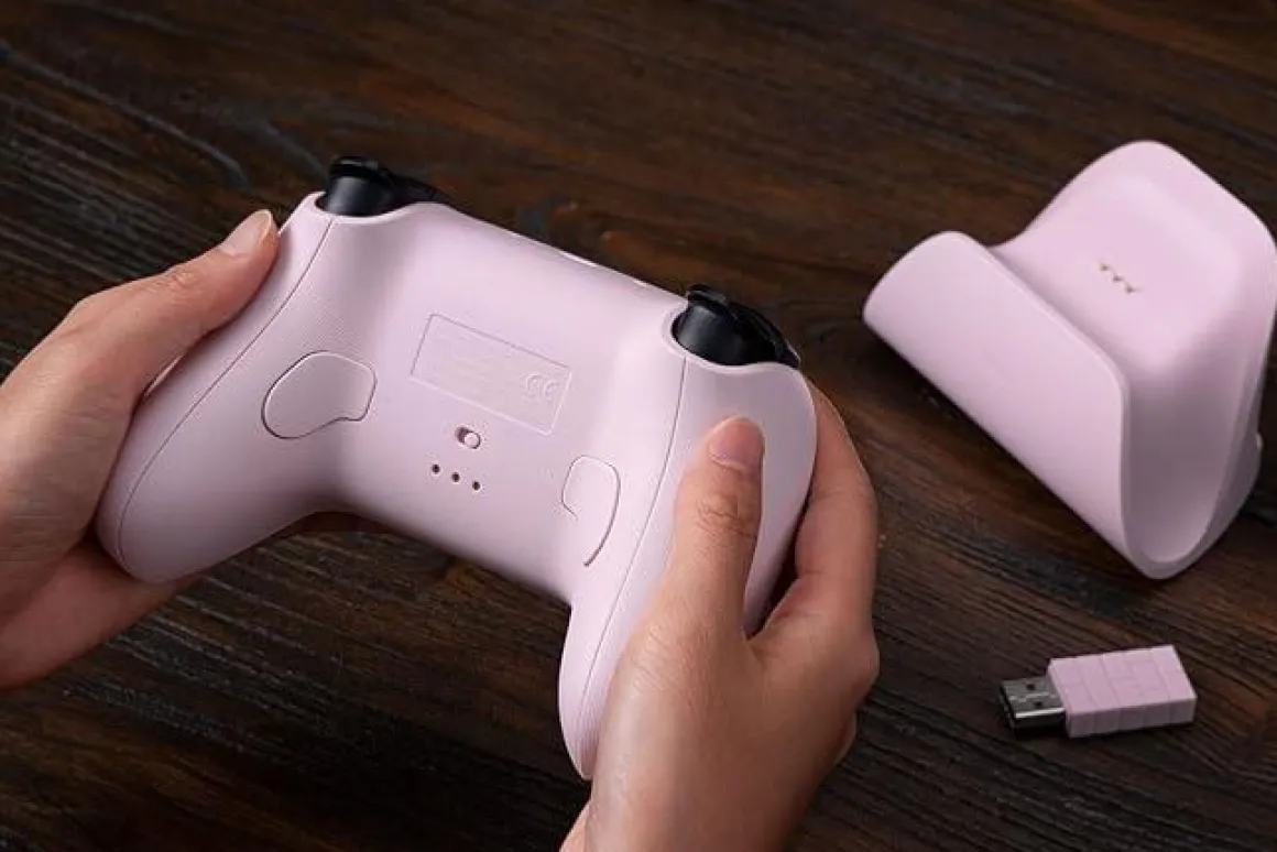 Ultimate 2.4G Wireless HALL EFFECT - Pink Edition^8Bitdo Flash Sale