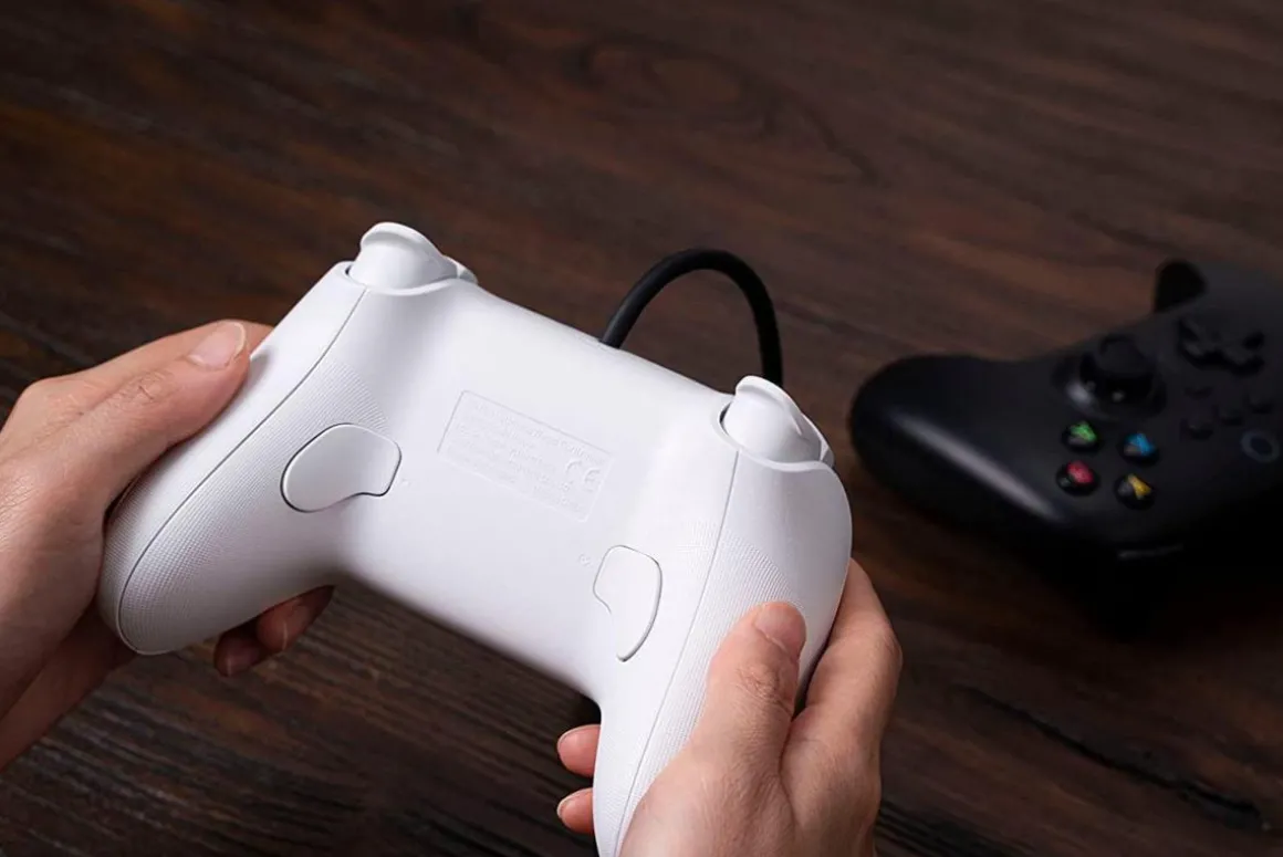 Manette Ultimate filaire pour Switch, PC et Android - Blanc^8Bitdo Outlet